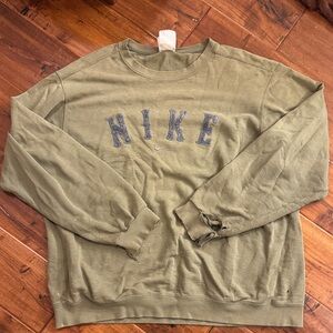 Nike Men's Crewneck Sweater in Olive